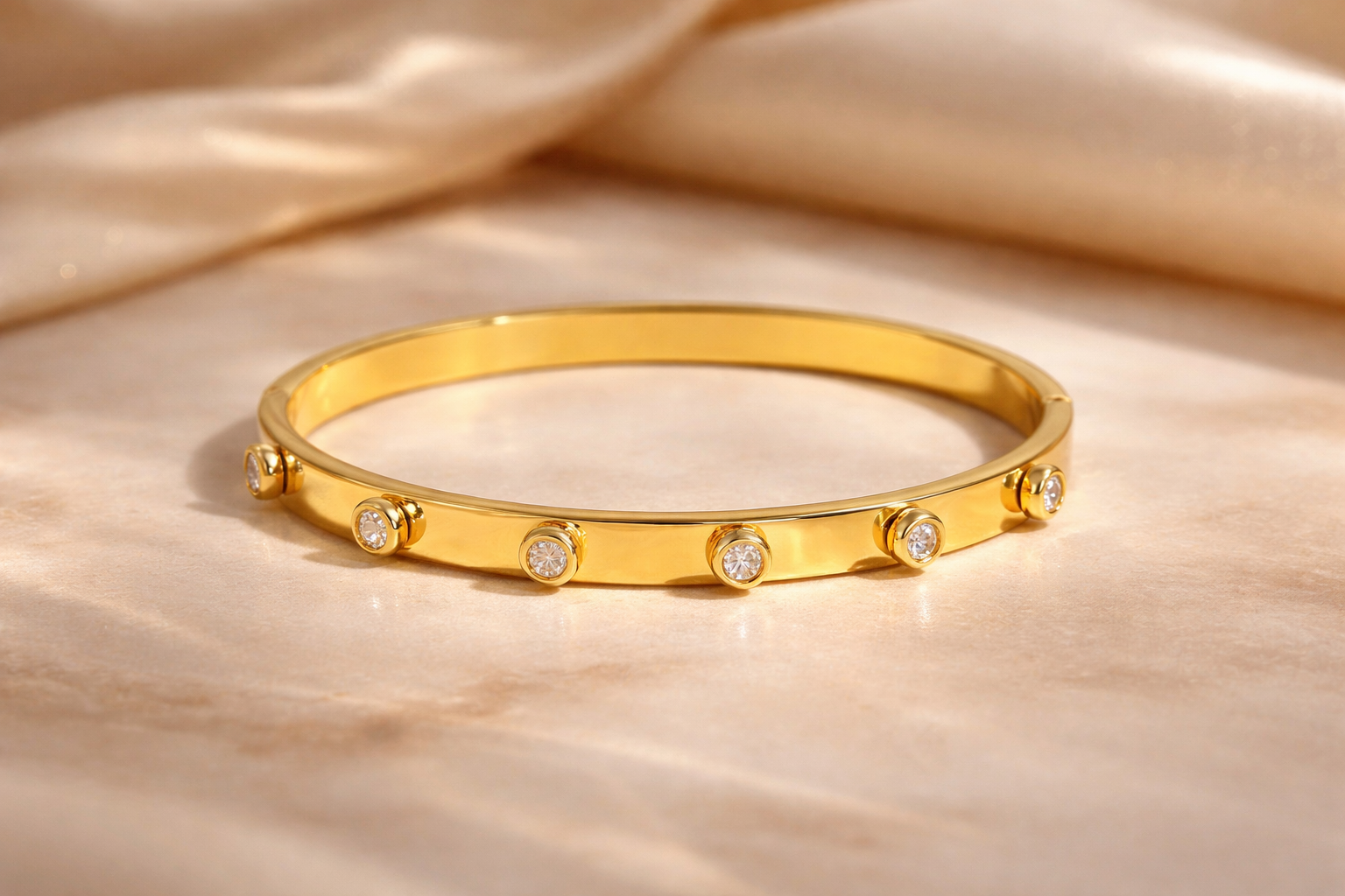 Bezel Bliss Gold Band