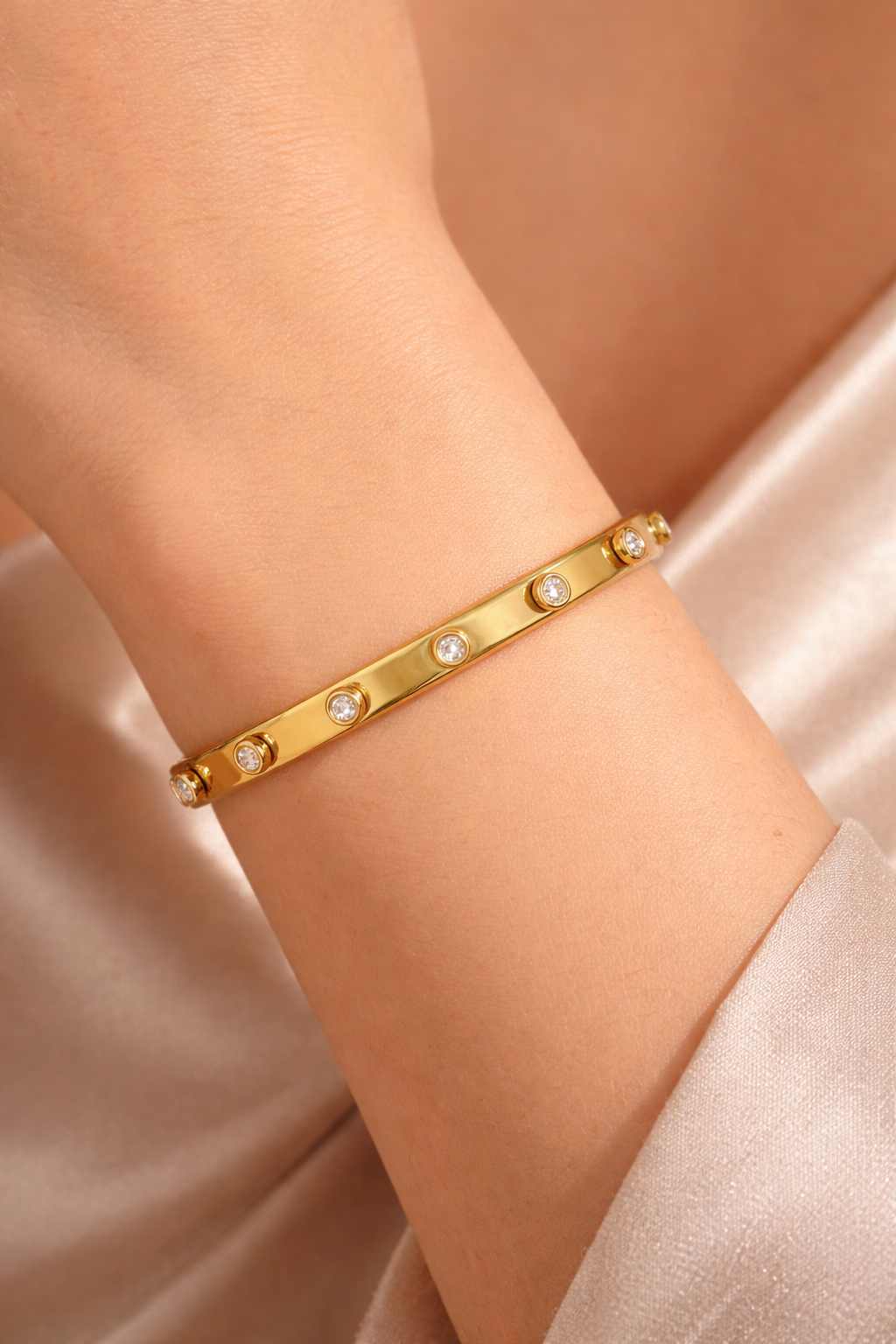Bezel Bliss Gold Band